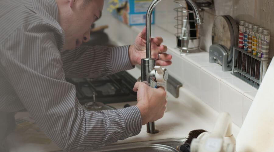 Expert burst pipe repair services in Shelbyville, IL